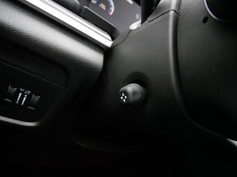 Certified 2023 Jeep Grand Cherokee Limited w/ Luxury Tech Group II image 28