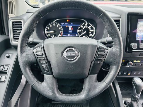 Used 2022 Nissan Frontier SV image 14
