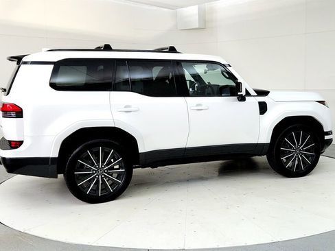 Used 2024 Lexus GX 550 w/ Accessory Package (2T) AWD/4WD image 6
