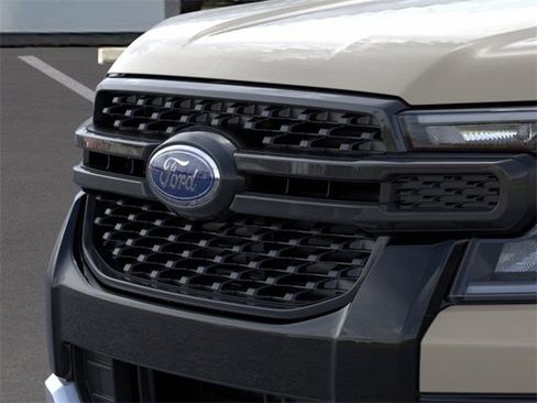 New 2025 Ford Ranger XLT w/ Equipment Group 301A High image 17