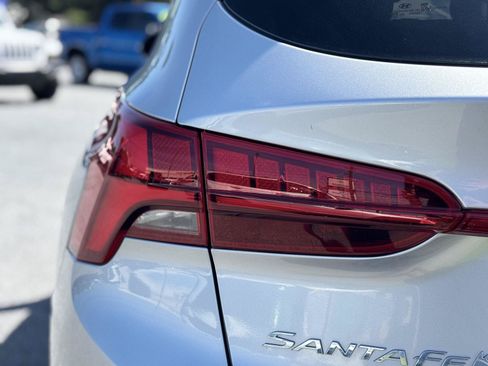 Used 2022 Hyundai Santa Fe Limited FWD image 13