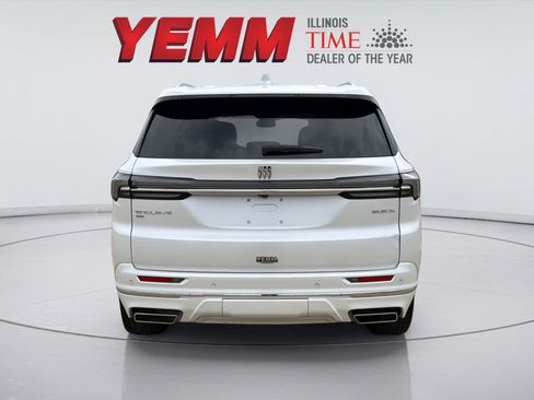 Used 2025 Buick Enclave Avenir w/ LPO, All-Weather Package AWD/4WD image 7