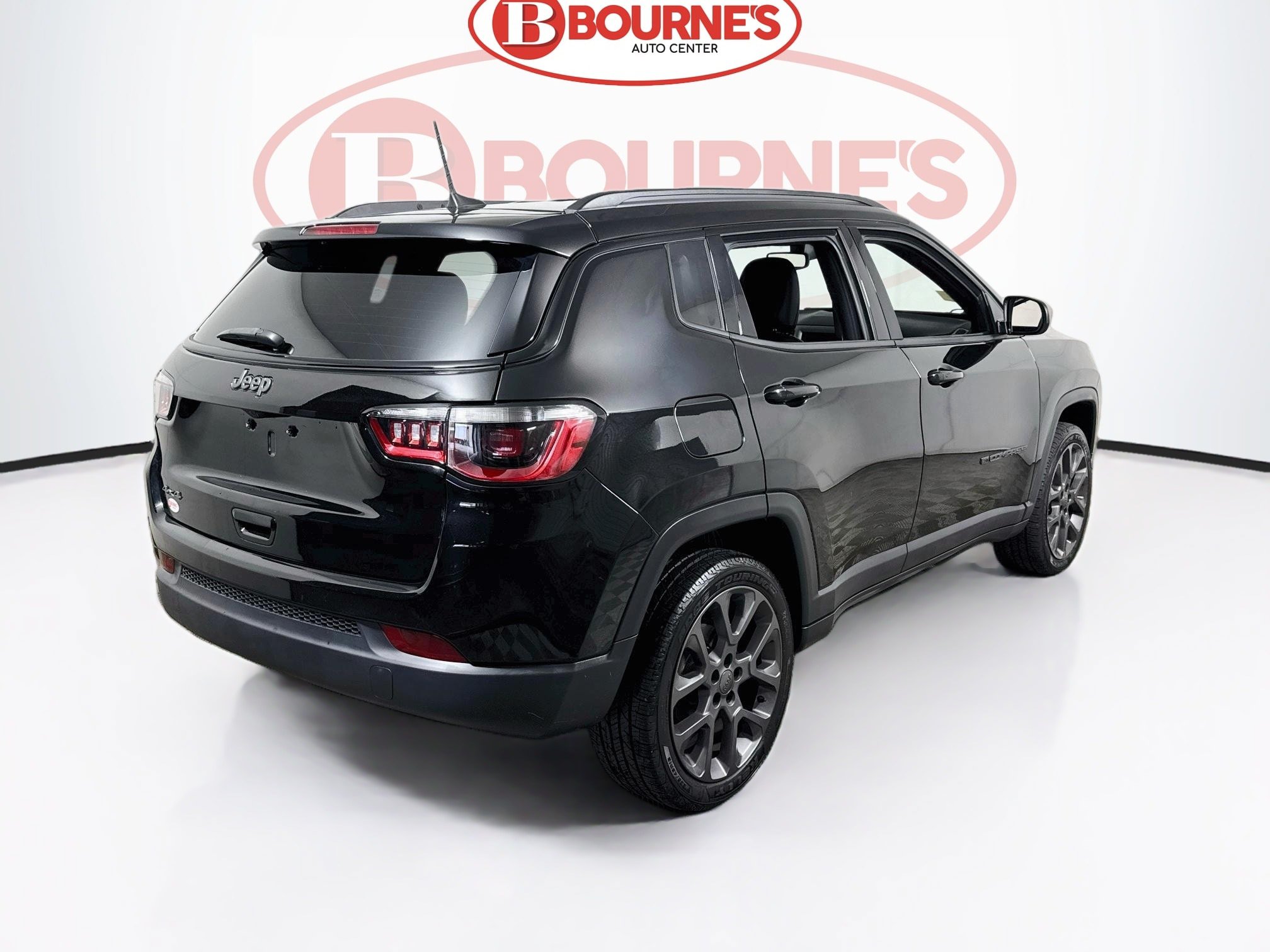Used 2021 Jeep Compass Latitude AWD/4WD image 9