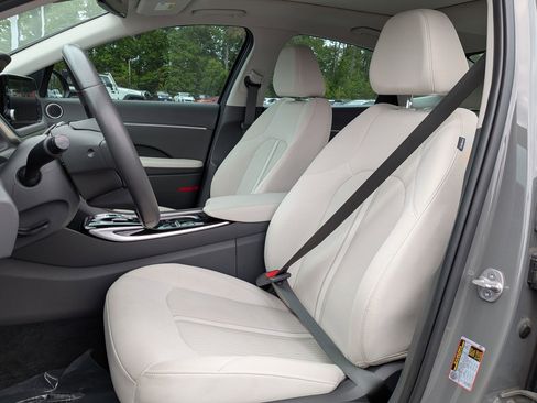Used 2023 Hyundai Sonata SEL w/ Convenience Package FWD image 16