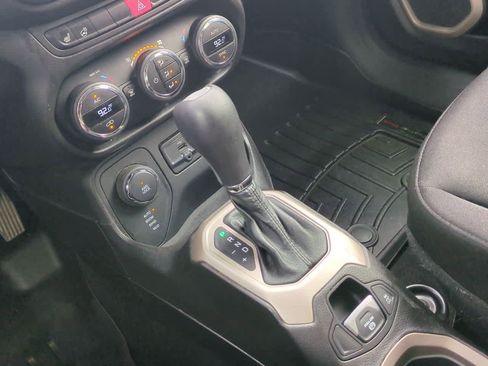 Used 2017 Jeep Renegade Latitude image 30