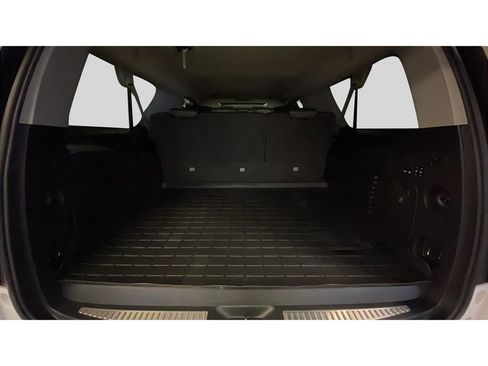 Used 2016 Chevrolet Suburban LT w/ LT Signature Package image 18