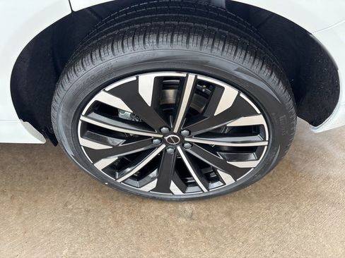 New 2026 Volvo XC60 T8 Ultra w/ Protection Package Premier AWD/4WD image 16