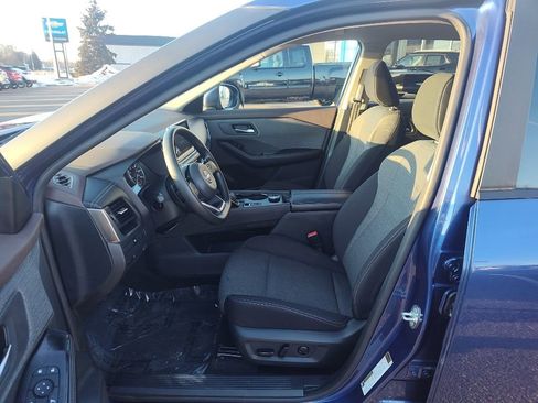 Used 2023 Nissan Rogue SV image 11