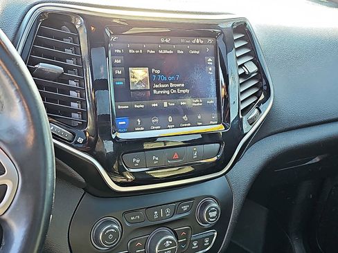 Used 2019 Jeep Cherokee High Altitude image 18