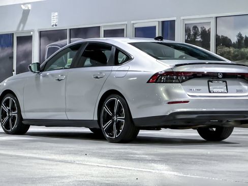 Used 2024 Honda Accord Sport image 3