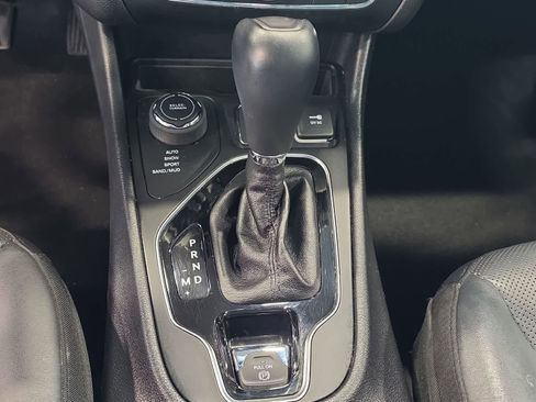 Used 2020 Jeep Cherokee Limited AWD/4WD image 20