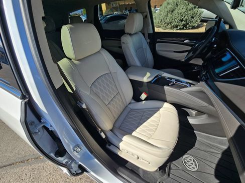 Used 2023 Buick Enclave Avenir w/ Avenir Technology Package AWD/4WD image 12