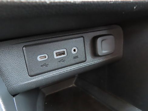 Used 2023 Buick Encore GX Select image 24