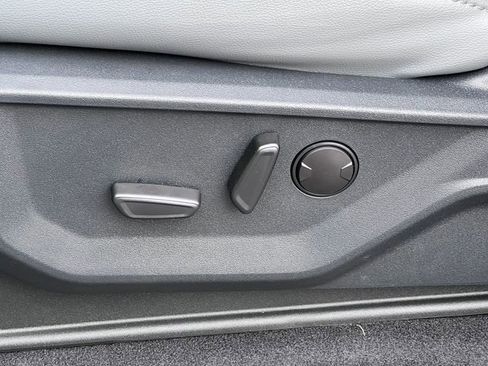 New 2025 Ford F150 Lightning Flash AWD/4WD image 17
