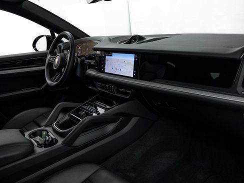 Certified 2026 Porsche Cayenne Coupe AWD/4WD image 12