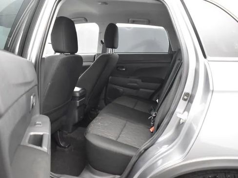 Used 2025 Mitsubishi Outlander Sport LE AWD/4WD image 15