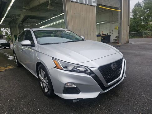 Used 2020 Nissan Altima 2.5 S image 3