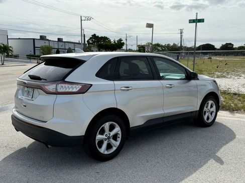Used 2018 Ford Edge SE image 10