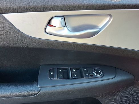 Used 2023 Kia Forte LXS image 12