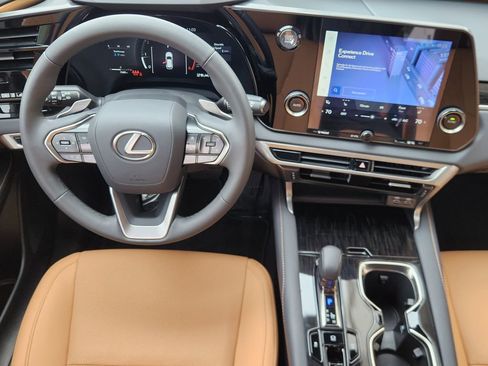 Certified 2025 Lexus RX 350 FWD w/ Technology Package image 27