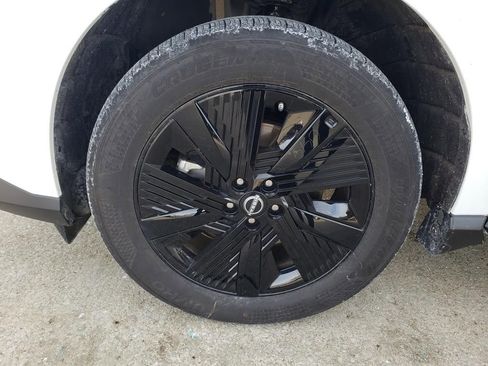 Used 2025 Nissan Murano SV image 42