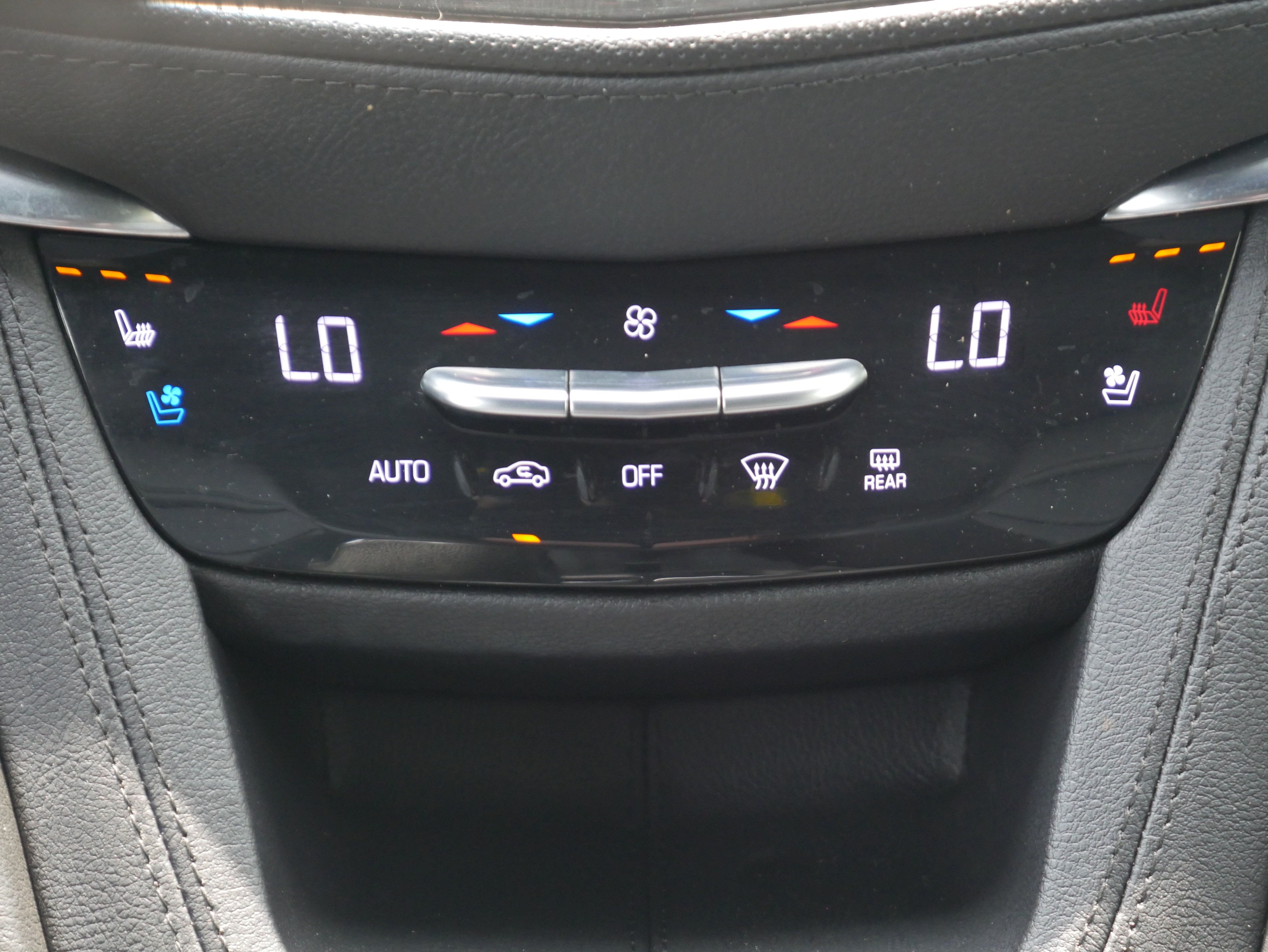 Used 2020 Cadillac XT5 Premium Luxury AWD/4WD image 20