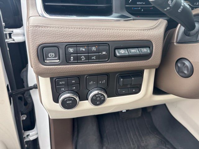 Used 2023 GMC Yukon Denali w/ Advanced Technology Package AWD/4WD image 32