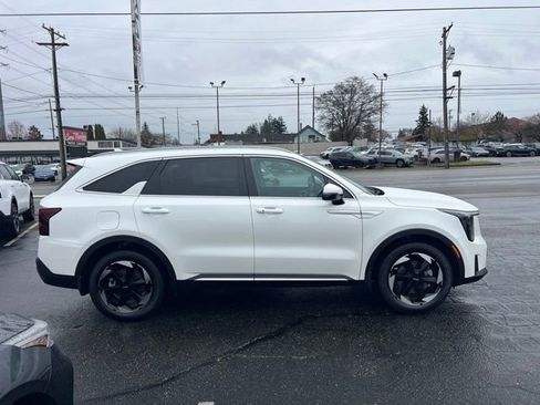 Used 2025 Kia Sorento EX w/ EX Panoramic Sunroof Package image 6