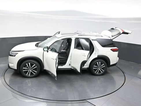 Used 2023 Nissan Pathfinder Platinum AWD/4WD image 52