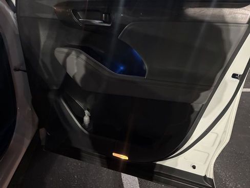 Used 2022 Toyota Highlander Platinum image 8