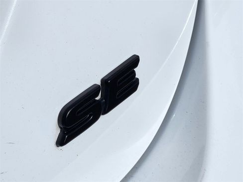 Used 2023 Toyota Camry SE image 30