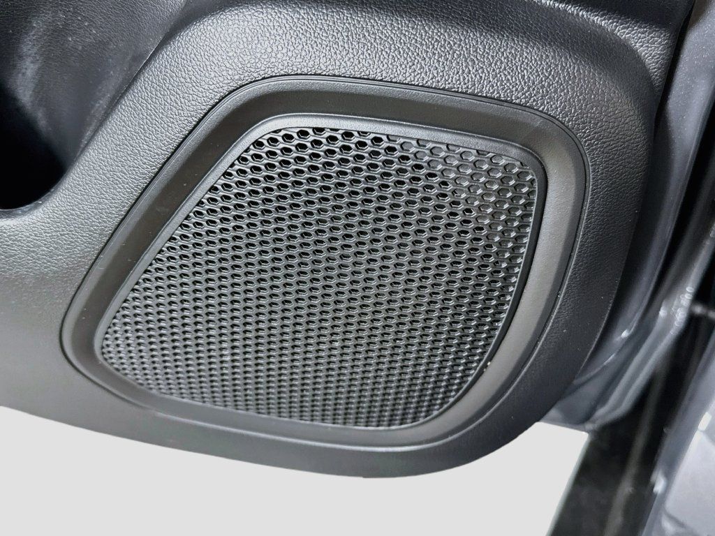 Certified 2024 Hyundai Venue Limited FWD image 26