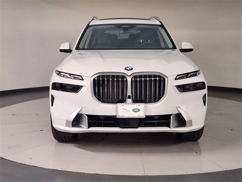 Used 2025 BMW X7 xDrive40i image 9