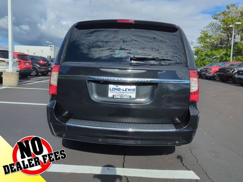 Used 2015 Chrysler Town & Country Touring-L w/ Driver Convenience Group image 8