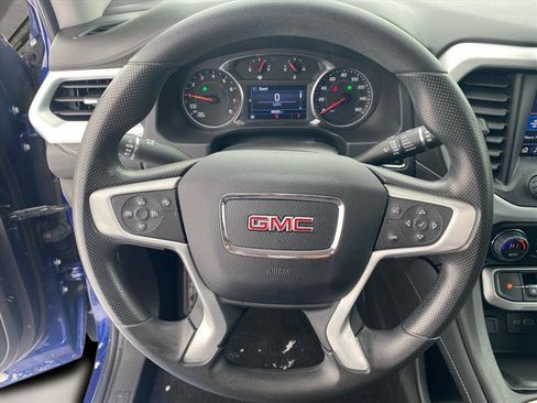 Used 2023 GMC Acadia SLE w/ Driver Convenience Package image 6