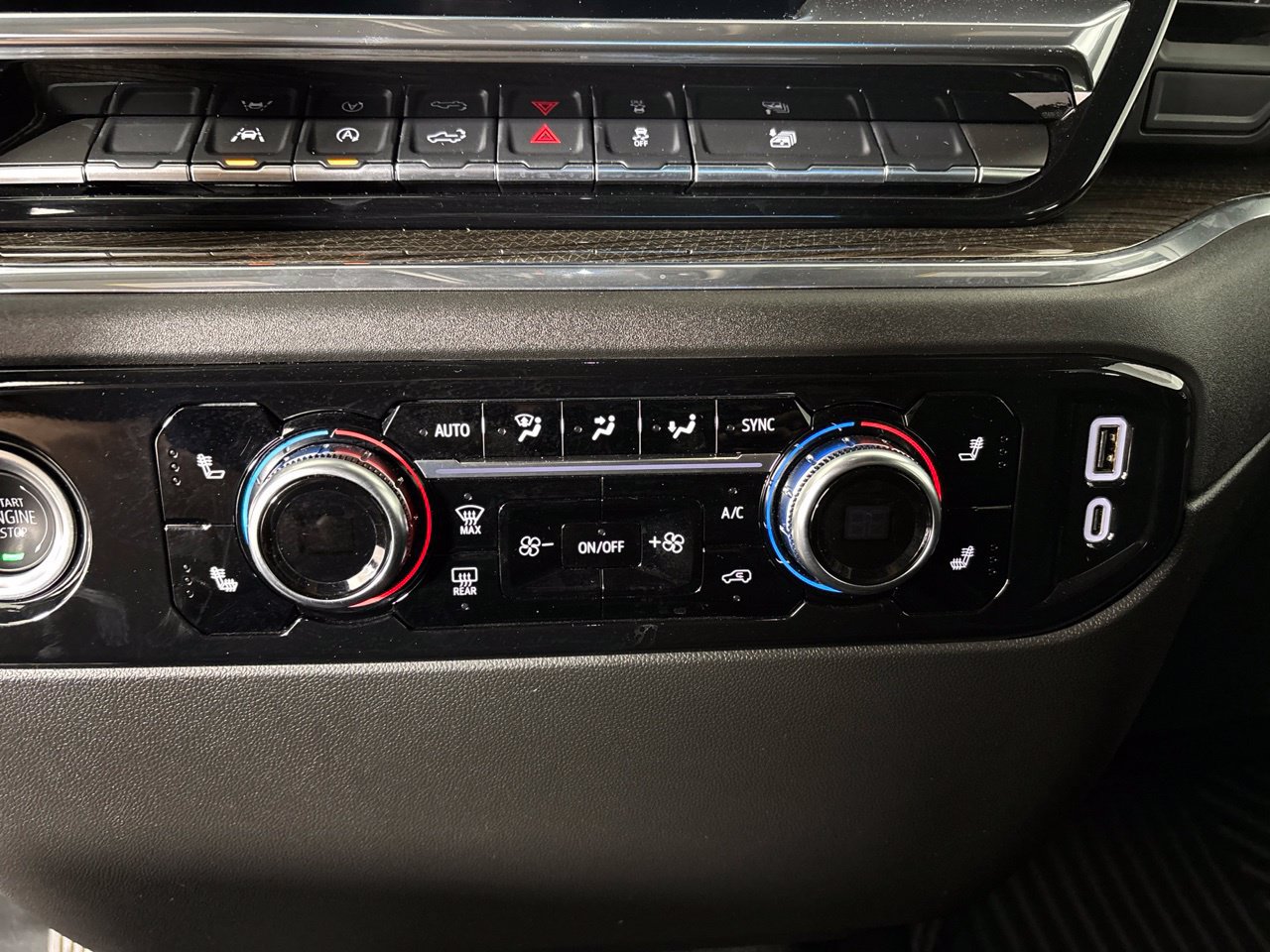 Used 2024 GMC Sierra 1500 Elevation AWD/4WD image 19