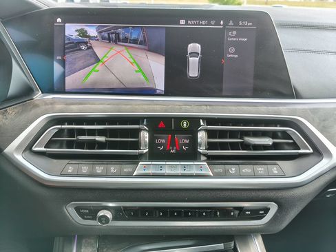 Used 2020 BMW X7 xDrive40i w/ Premium Package AWD/4WD image 6