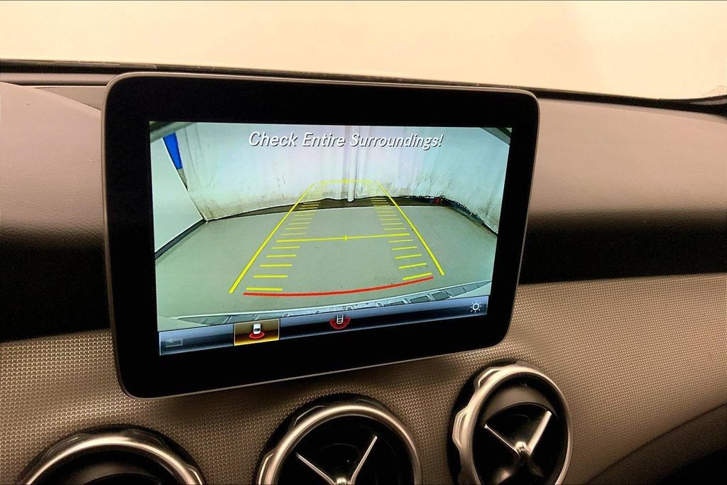 Used 2019 Mercedes-Benz GLA 250 4MATIC image 17
