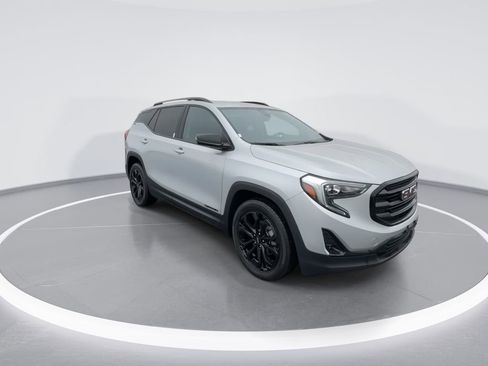 Used 2021 GMC Terrain SLT w/ Elevation Edition FWD image 2