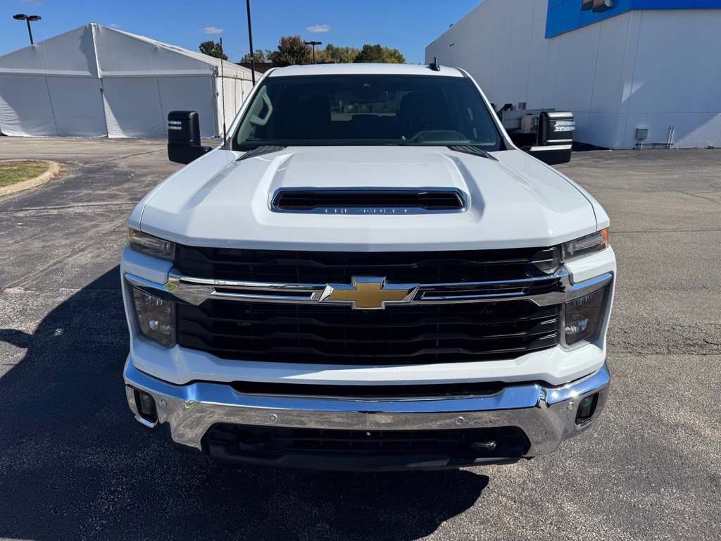 Used 2025 Chevrolet Silverado 2500 LT w/ Safety Package AWD/4WD image 2