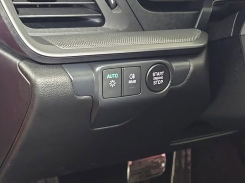 Certified 2025 Porsche 911 Carrera image 17