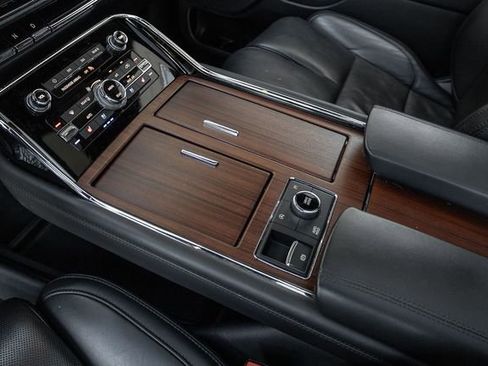 Used 2024 Lincoln Navigator Reserve image 10