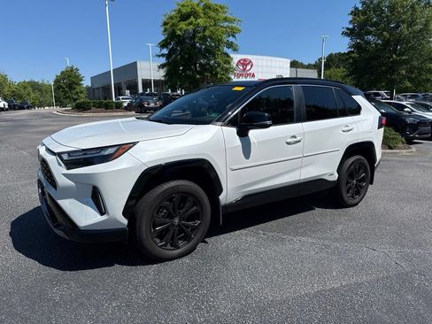 Used 2024 Toyota RAV4 XSE AWD/4WD image 2