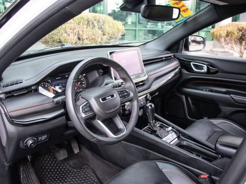 Used 2023 Jeep Compass Trailhawk image 11