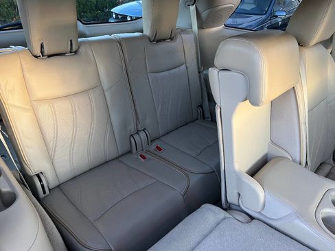 Used 2013 INFINITI JX35 AWD w/ Cargo Pkg image 24