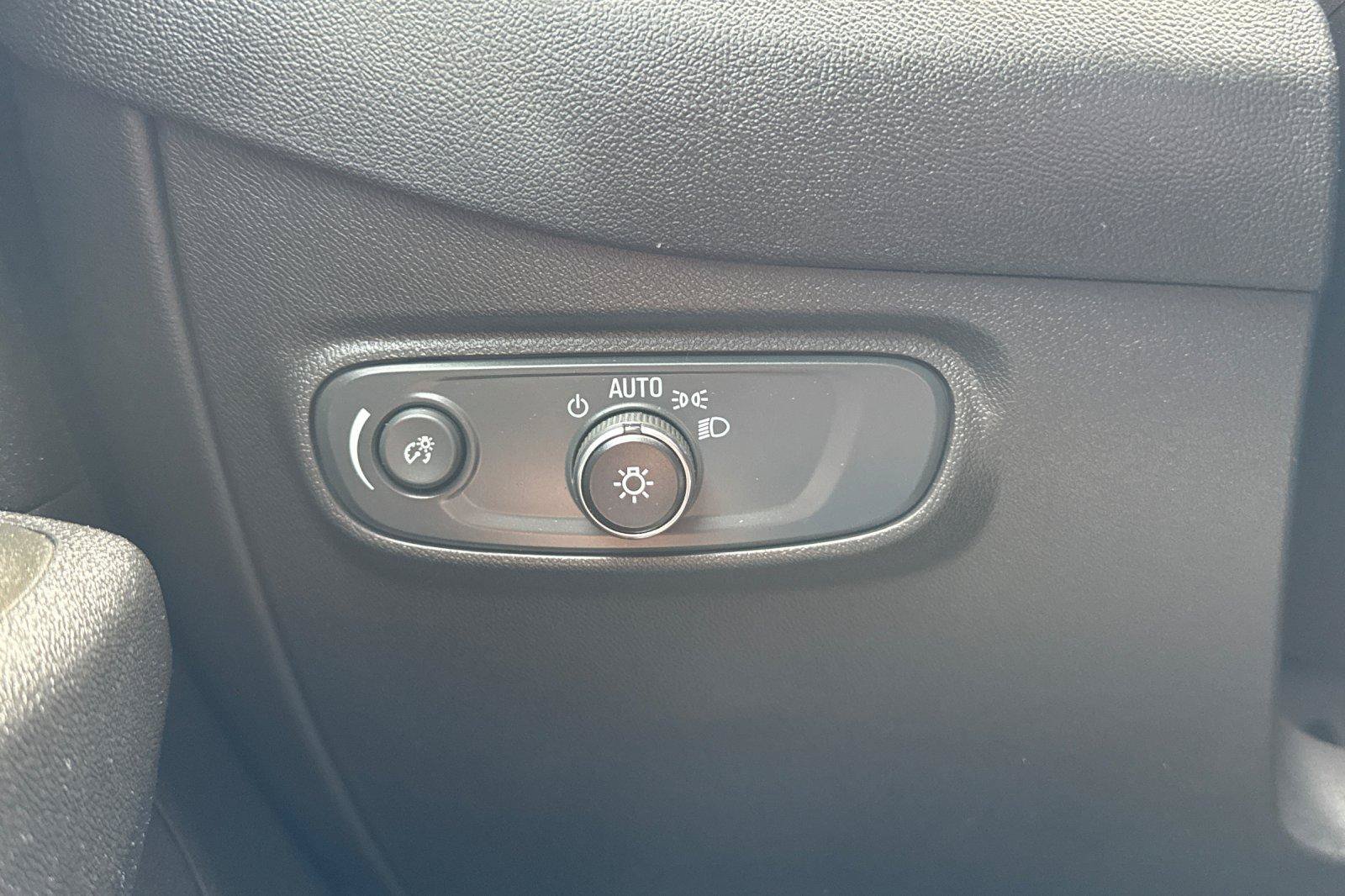 Used 2024 Chevrolet Equinox LT FWD image 30