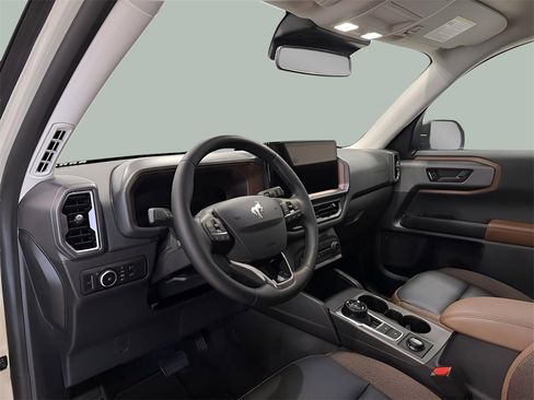 Used 2025 Ford Bronco Sport Outer Banks w/ Outer Banks Tech Package+ image 20