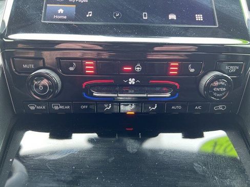 Certified 2024 Jeep Grand Cherokee Altitude image 28