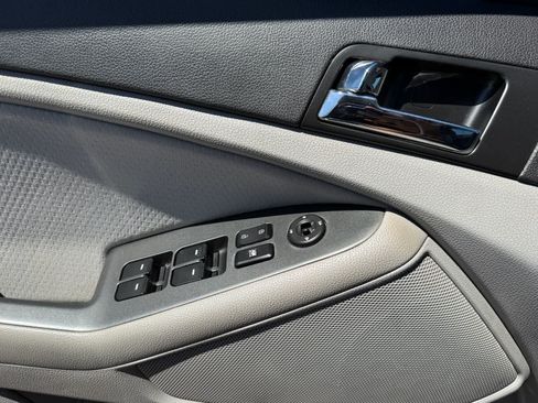 Used 2013 Kia Optima LX FWD image 16