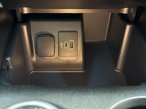 Used 2025 Ford Explorer ST RWD image 19